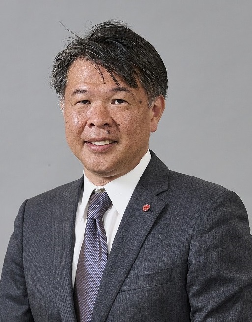 長束 航 商学部長